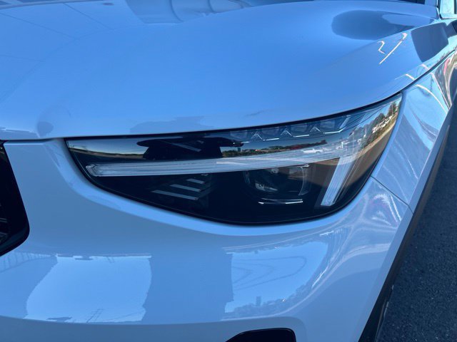 Certified 2026 Volvo XC40 B5 Plus AWD/4WD image 8