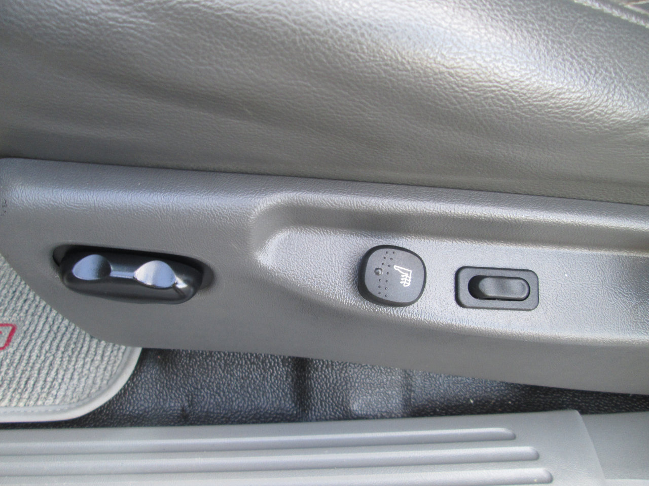 Used 2003 Ford Explorer Sport Trac XLT image 23