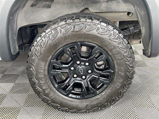 Used 2025 Chevrolet Silverado 1500 ZR2 w/ Technology Package AWD/4WD image 34