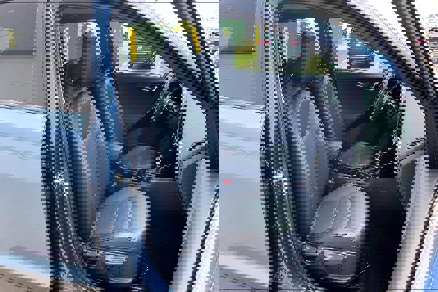 Used 2023 Kia Niro SX Touring image 9