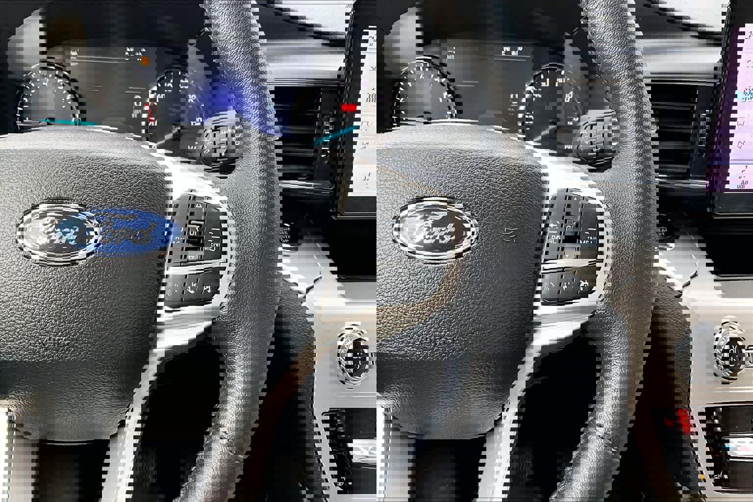 Used 2023 Ford Explorer XLT w/ Equipment Group 202A image 25