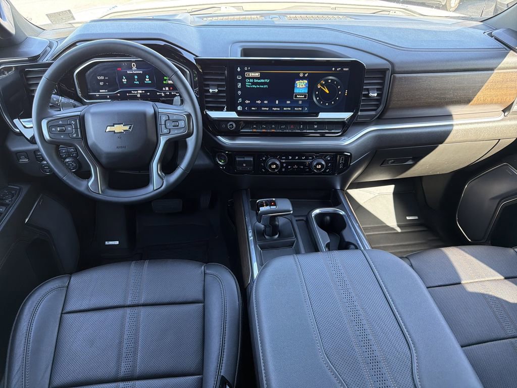 Used 2023 Chevrolet Silverado 1500 High Country image 2