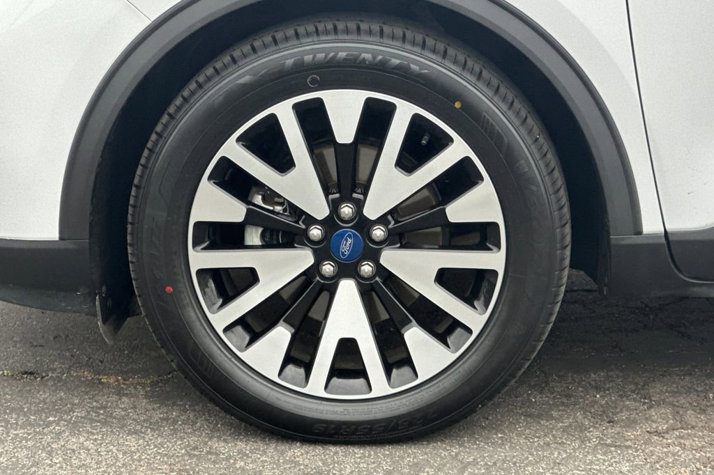 Used 2020 Ford Escape SE Sport image 29