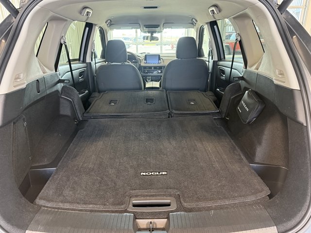 Used 2024 Nissan Rogue SV image 16