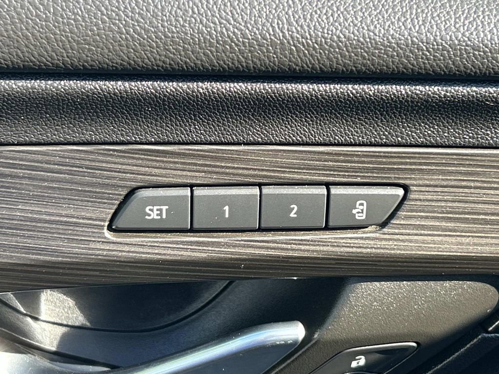 Used 2023 GMC Terrain SLT w/ Infotainment Package II AWD/4WD image 24