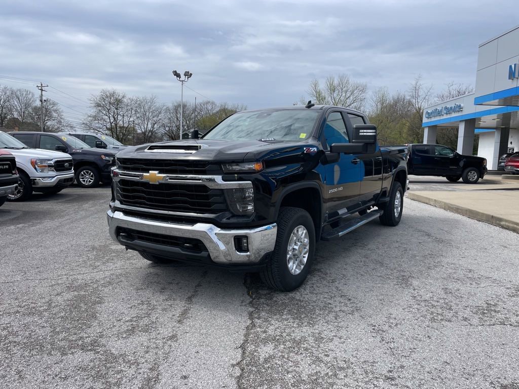 Used 2024 Chevrolet Silverado 2500 LT image 4