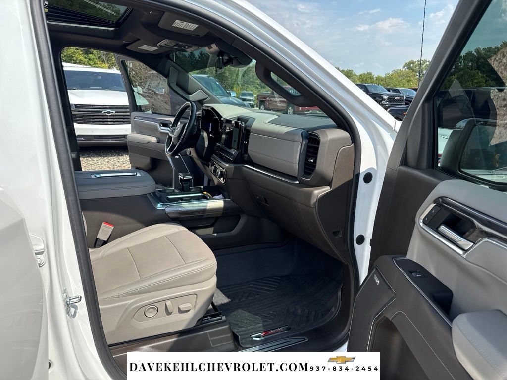 Used 2022 Chevrolet Silverado 1500 LTZ w/ LTZ Premium Package AWD/4WD image 26