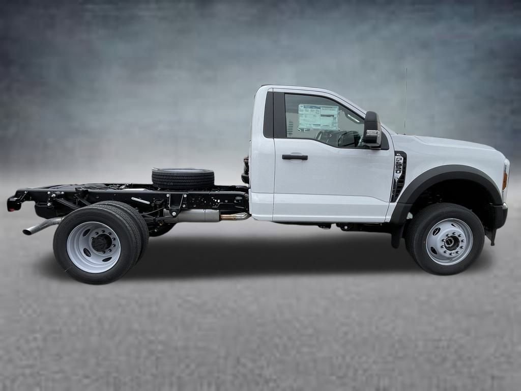 New 2025 Ford F550 4x4 Regular Cab Super Duty image 4