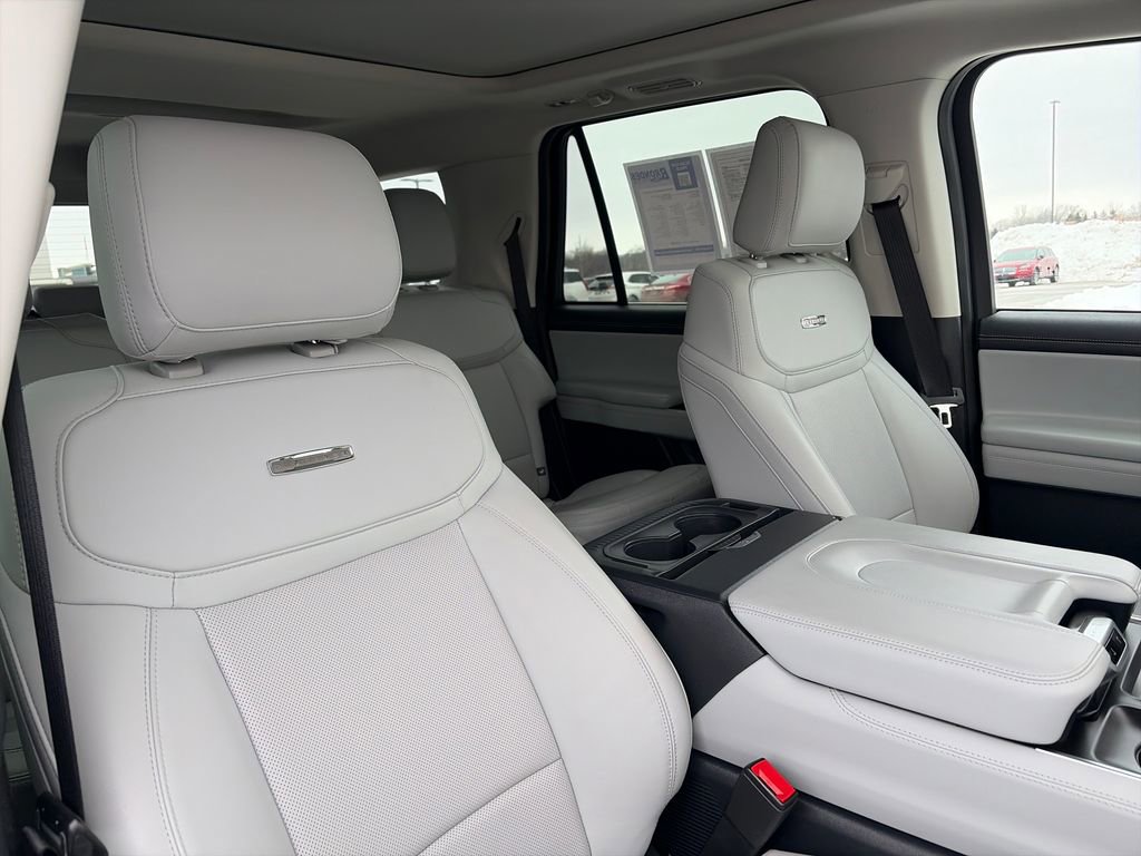 Used 2025 Ford Expedition Max Platinum image 16