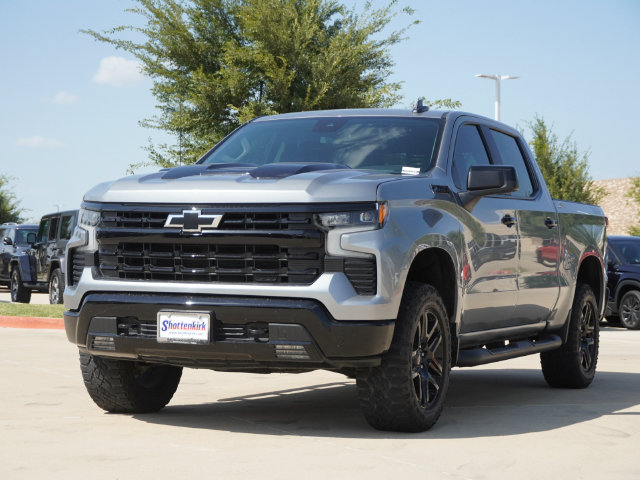 Used 2024 Chevrolet Silverado 1500 LT Trail Boss w/ Convenience Package II AWD/4WD image 2