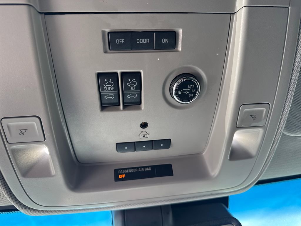 Used 2017 Chevrolet Tahoe Premier AWD/4WD image 25