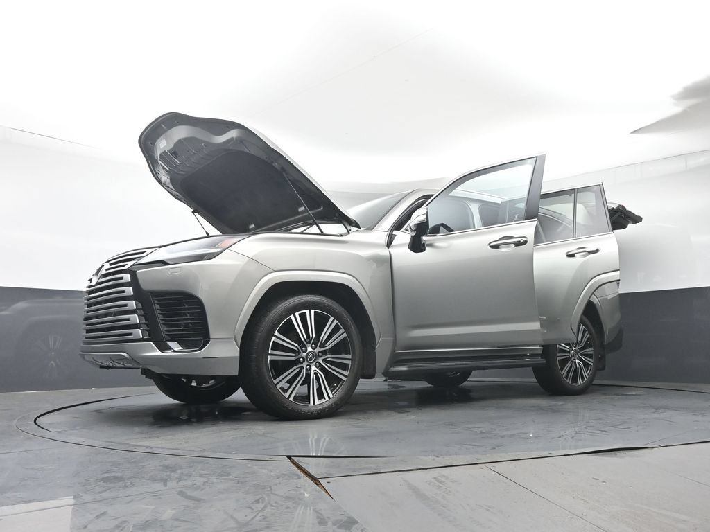 Used 2023 Lexus LX 600 4WD w/ Luxury Package image 51