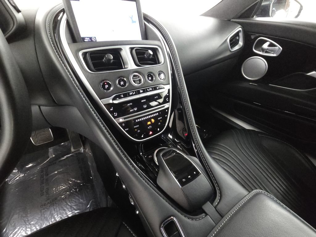 Used 2019 Aston Martin DB11 Coupe RWD image 14