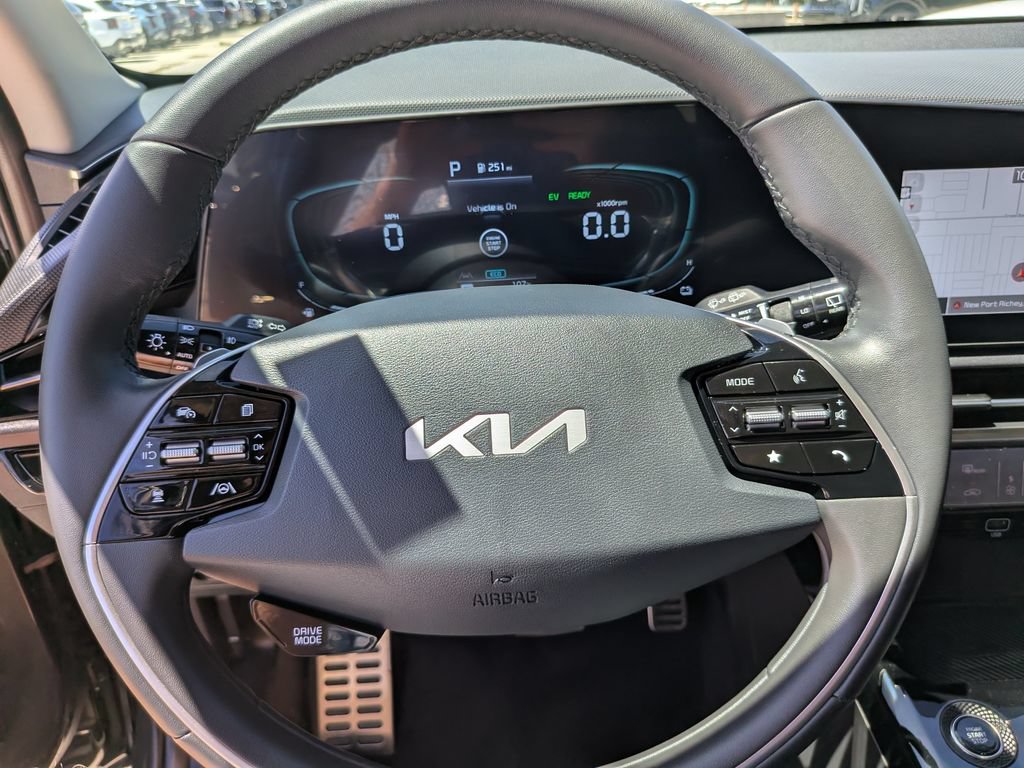 Certified 2025 Kia Niro EX Touring FWD image 28