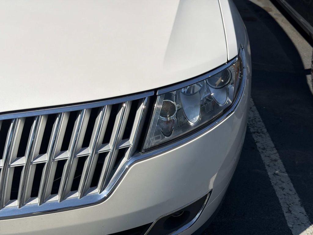 Used 2012 Lincoln MKZ FWD image 7