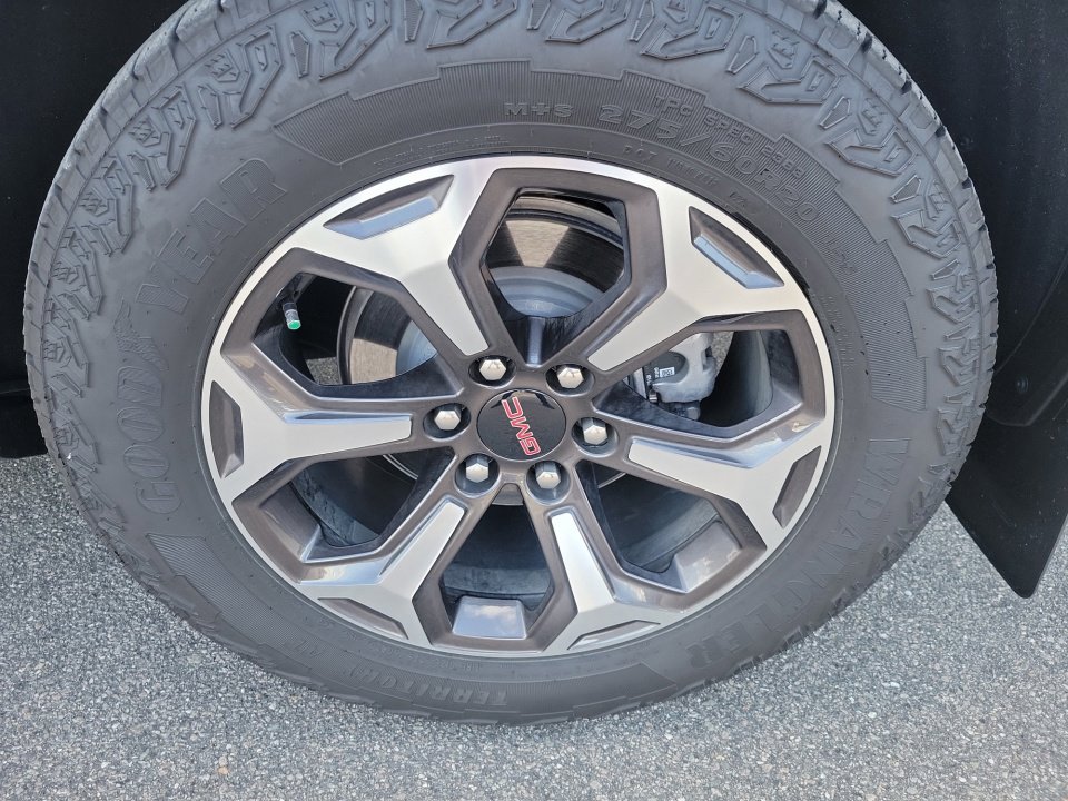 Used 2025 GMC Yukon AT4 Ultimate image 22