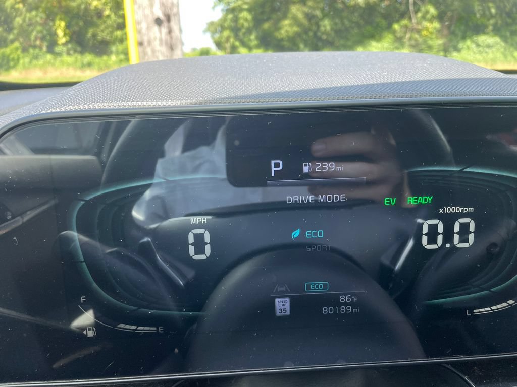 Used 2023 Kia Niro EX FWD image 16