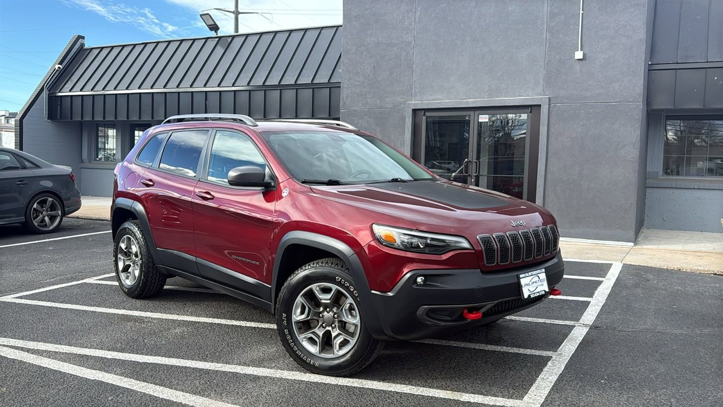 Used 2019 Jeep Cherokee Trailhawk w/ Cold Weather Group image 1