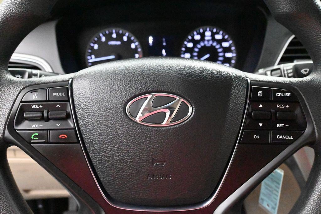 Used 2017 Hyundai Sonata SE FWD image 11
