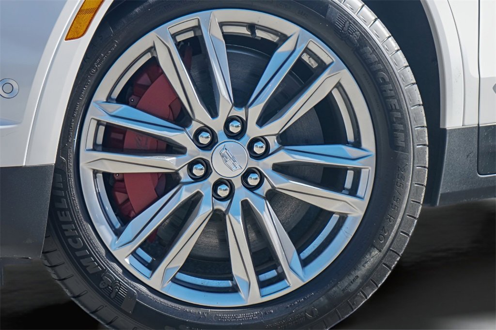 New 2026 Cadillac XT5 Sportv w/ LPO, Floor Liner Package image 2