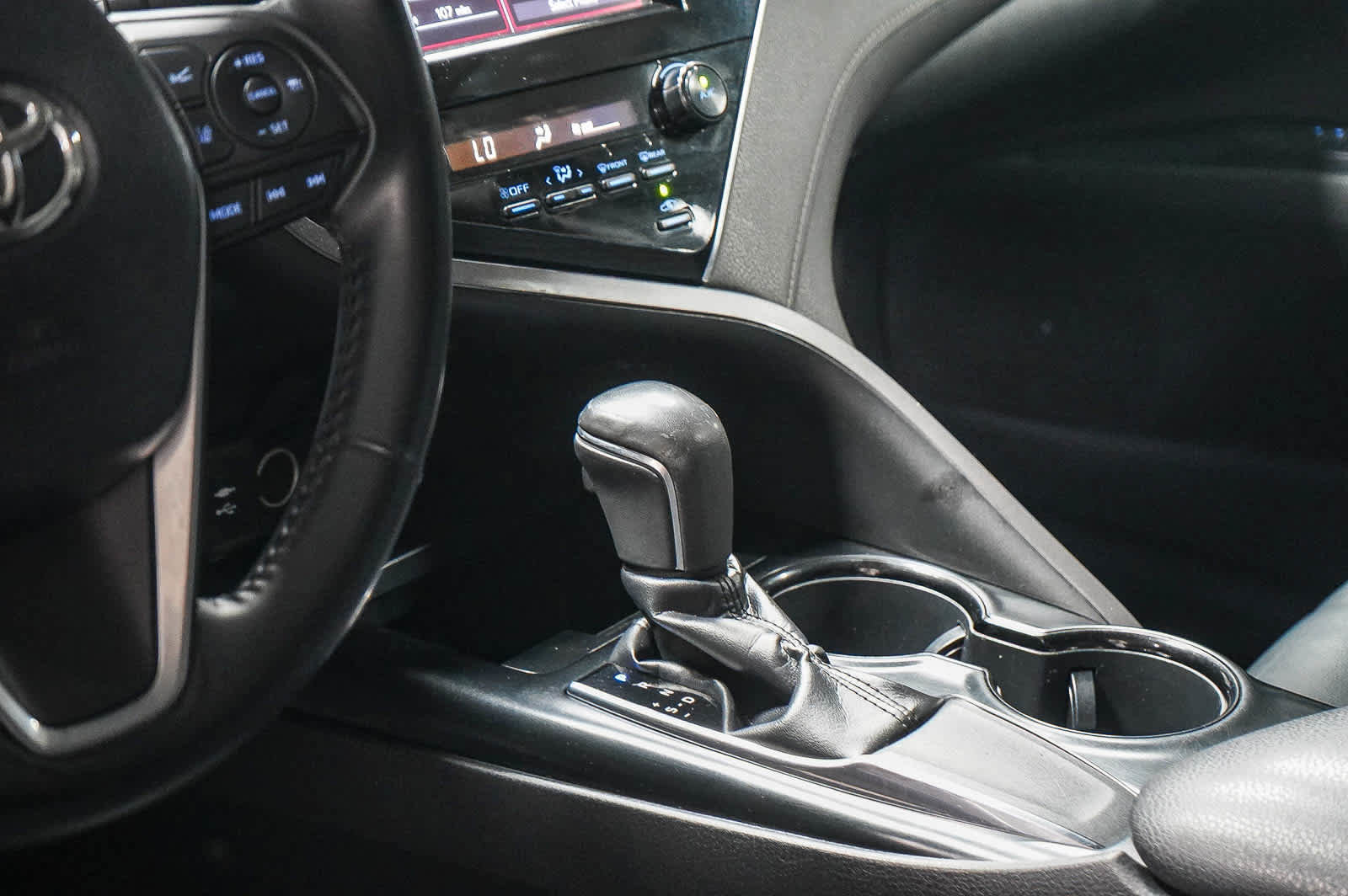 Used 2018 Toyota Camry SE w/ Protection Package (Q2) image 26