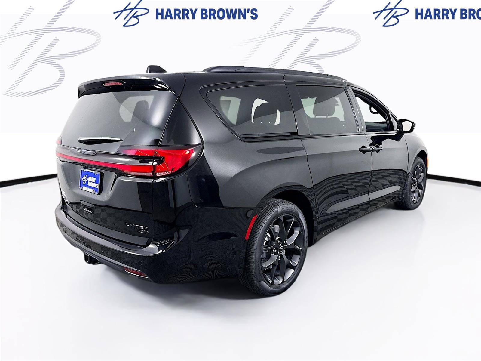 New 2026 Chrysler Pacifica Limited image 34