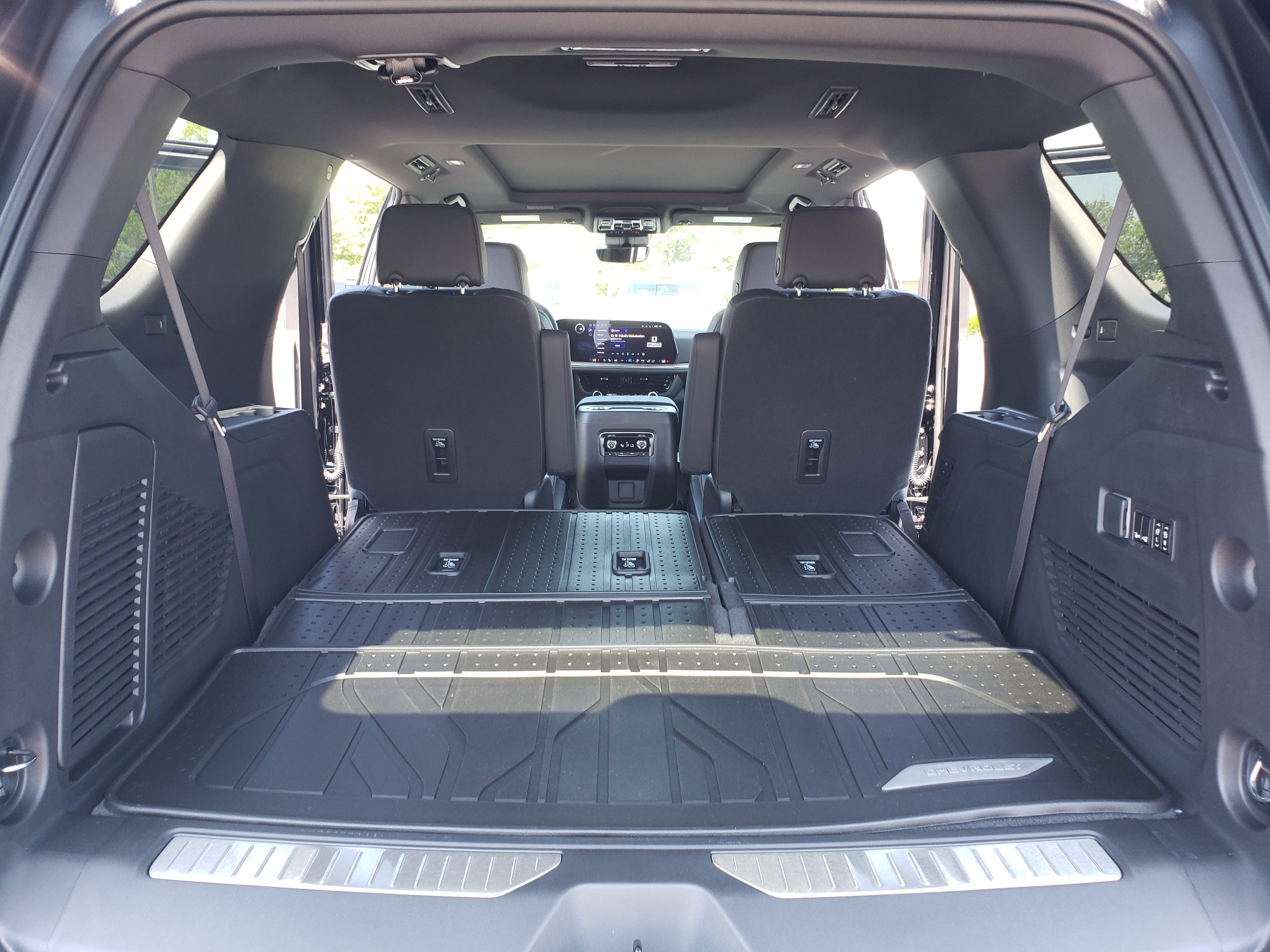 New 2026 Chevrolet Tahoe High Country w/ Sun And Tow Package AWD/4WD image 12