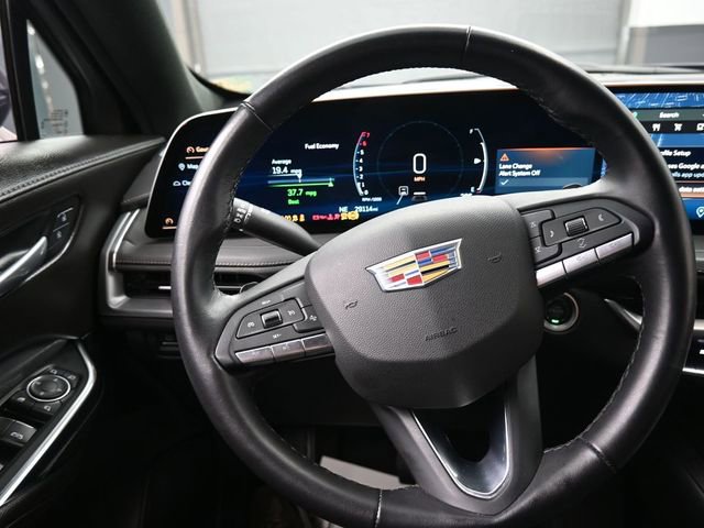 Used 2025 Cadillac XT4 Premium Luxury image 8