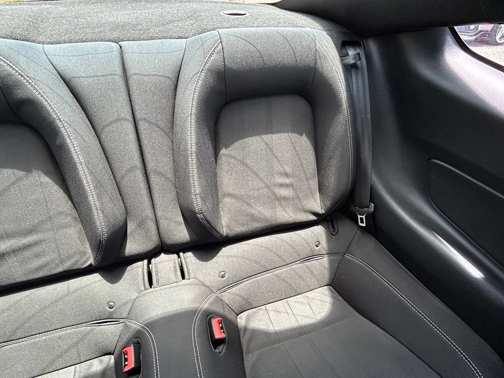 Used 2018 Ford Mustang Coupe RWD image 14