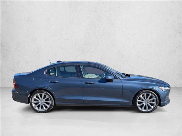 Used 2020 Volvo S60 T5 Momentum image 4