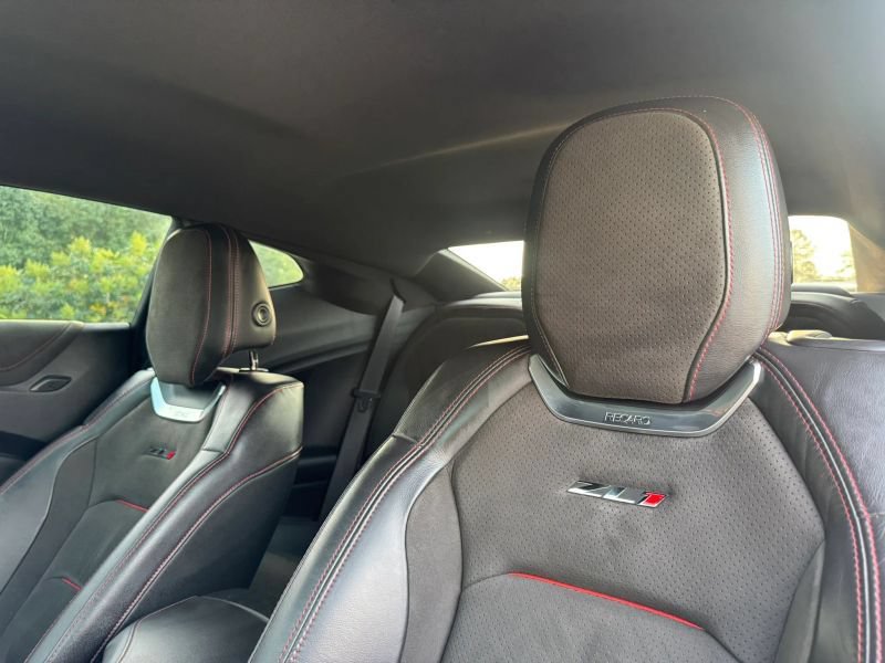 Used 2021 Chevrolet Camaro ZL1 RWD image 6