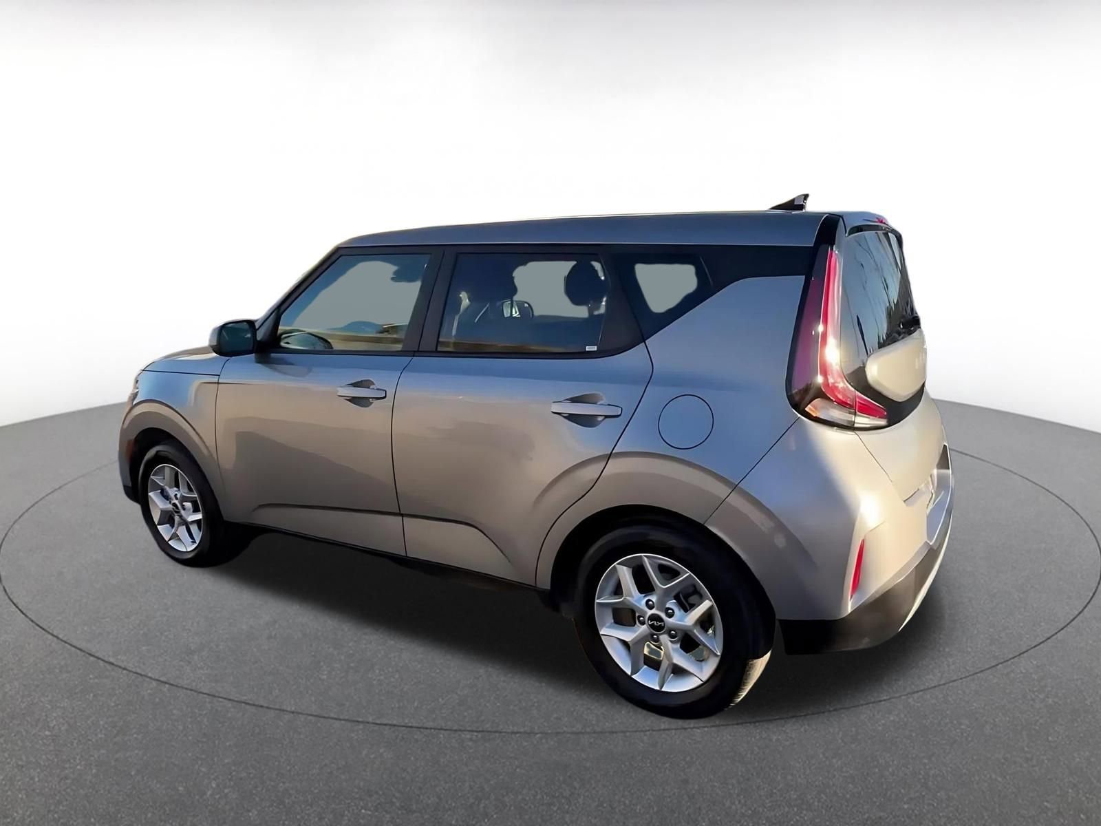 Used 2025 Kia Soul LX w/ LX Technology Package image 10