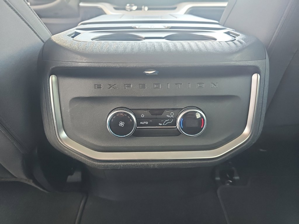Used 2025 Ford Expedition Active AWD/4WD image 13