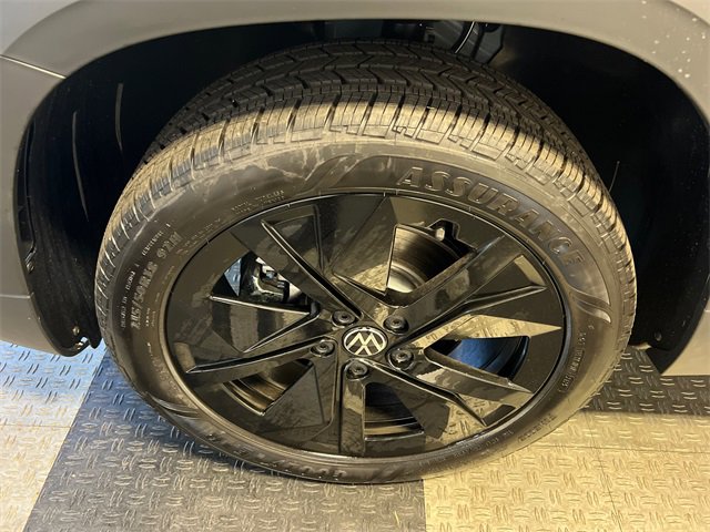 New 2026 Volkswagen Taos SE image 8