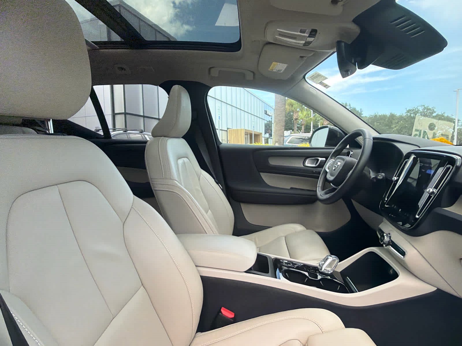 Used 2023 Volvo XC40 B5 Ultimate w/ Climate Package AWD/4WD image 22