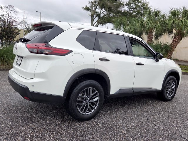 Used 2024 Nissan Rogue S FWD image 5