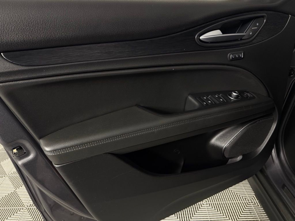 Used 2023 Alfa Romeo Stelvio Sprint image 25