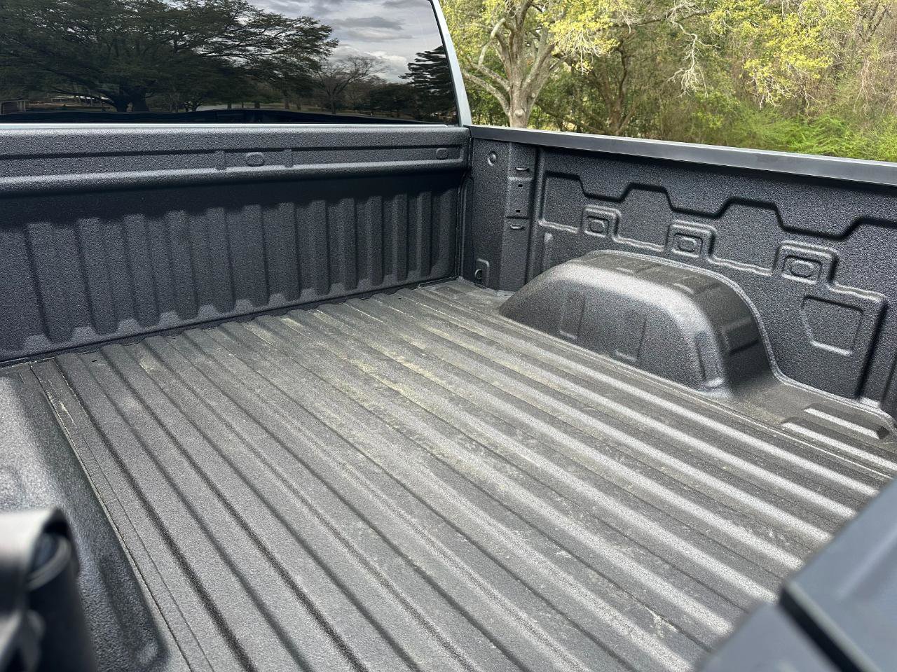 Used 2025 GMC Sierra 1500 SLT w/ SLT Premium Package image 52