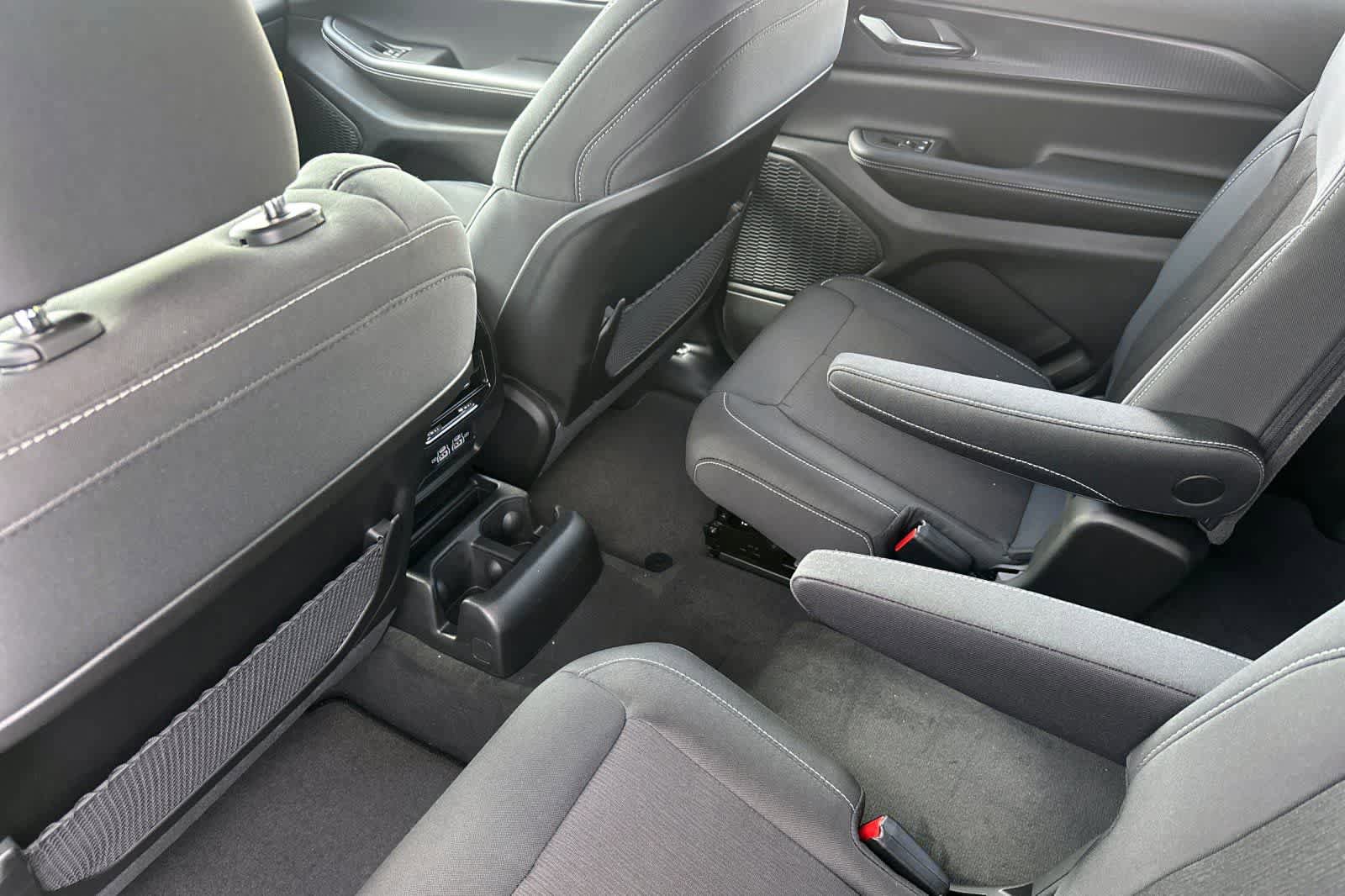 New 2026 Jeep Grand Cherokee L 4WD image 4