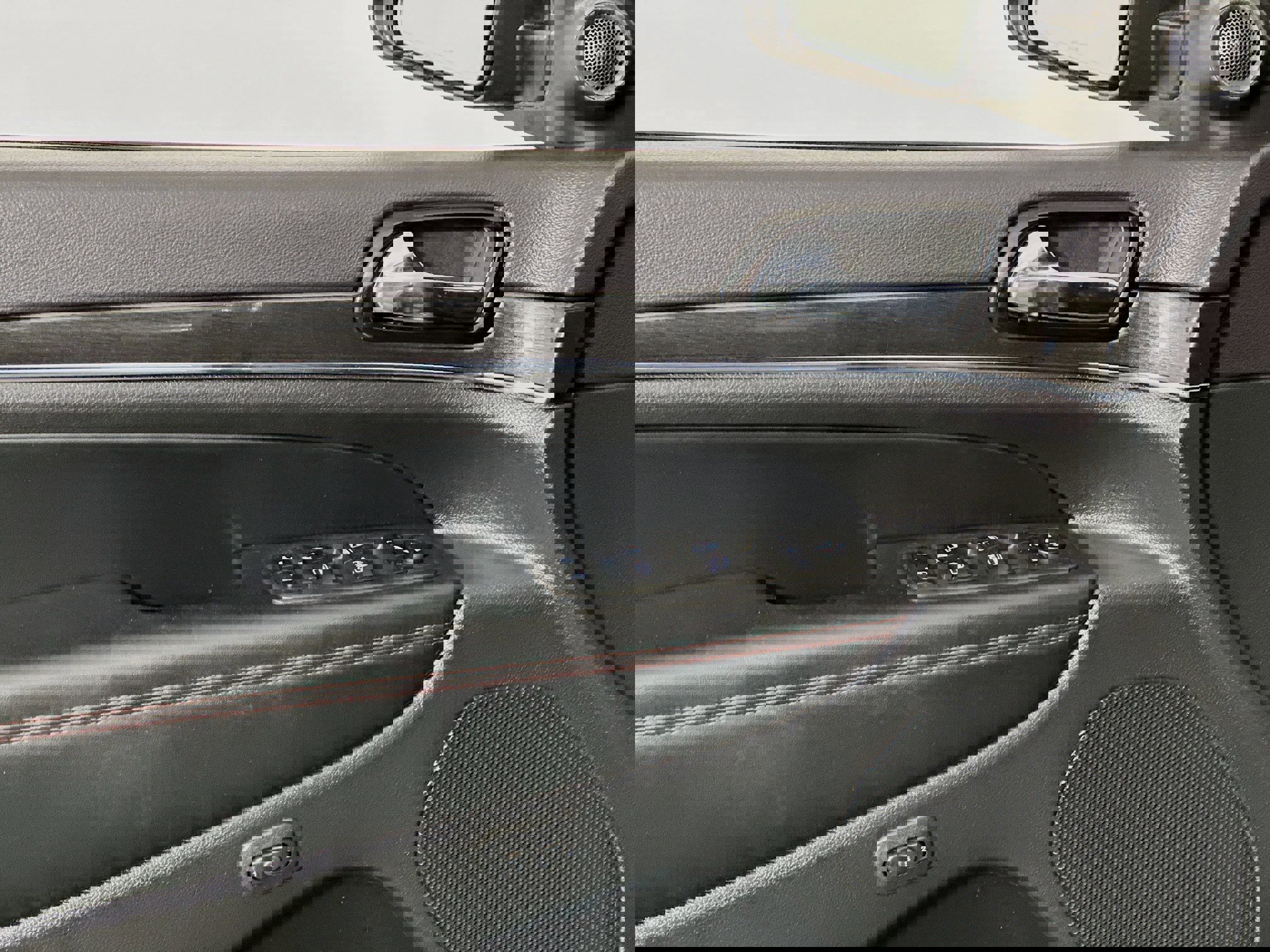 Used 2021 Jeep Grand Cherokee Trailhawk w/ Trailhawk Luxury Group image 17