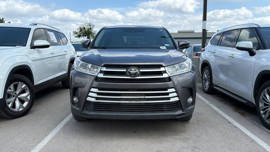 Used 2018 Toyota Highlander Plus image 2