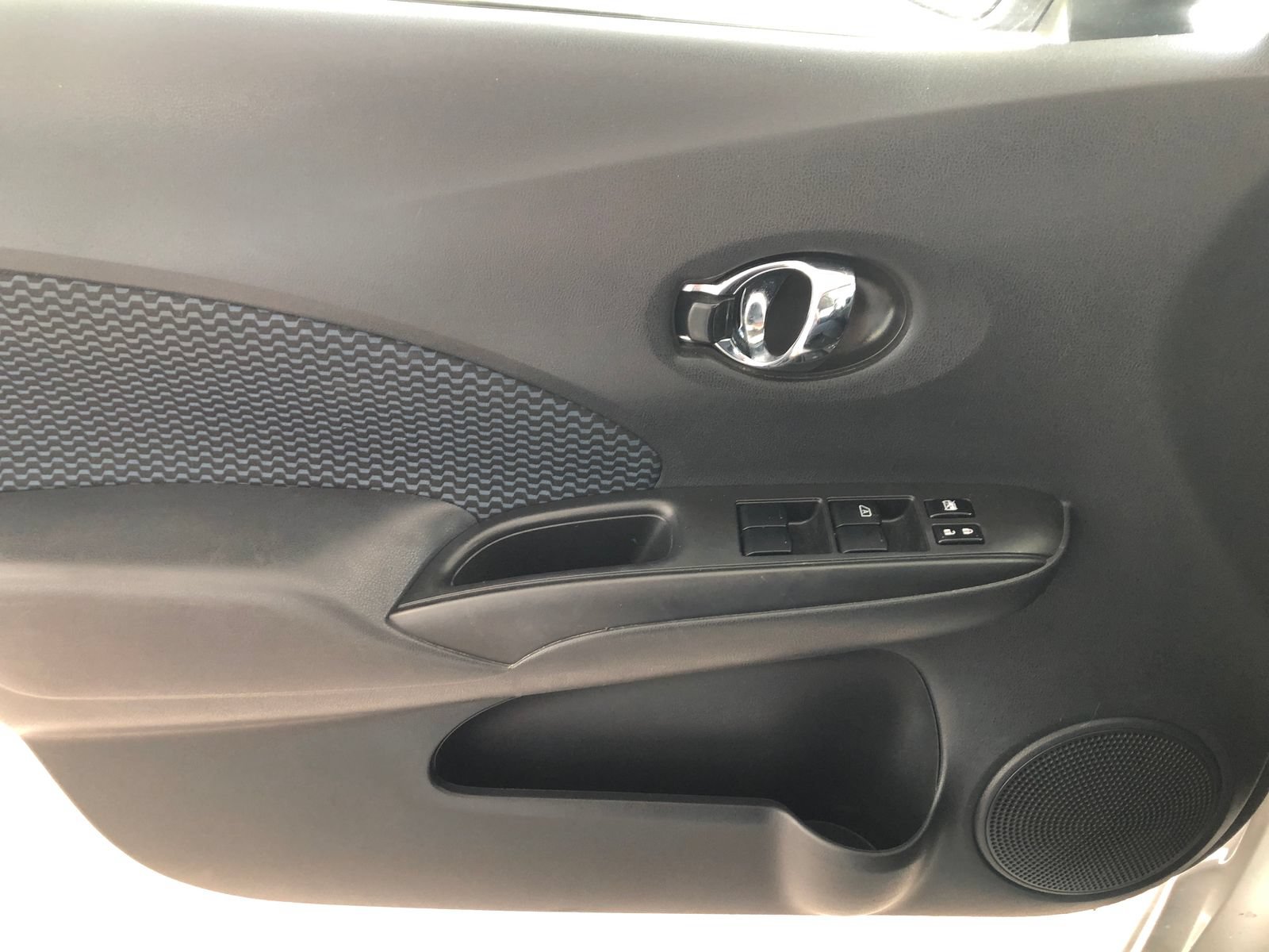 Used 2017 Nissan Versa Note SV FWD image 29