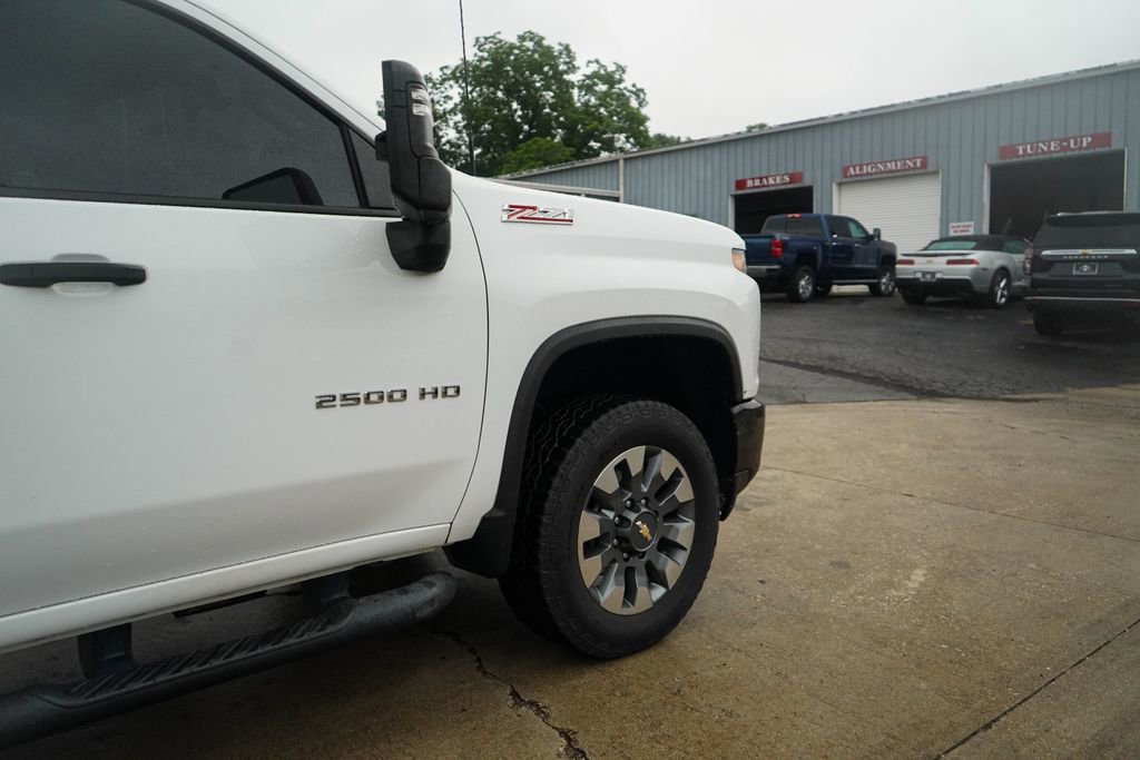 Used 2022 Chevrolet Silverado 2500 Custom w/ Custom Value Package AWD/4WD image 18