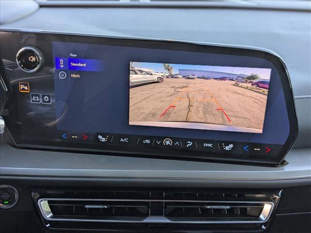 New 2026 Chevrolet Traverse LT w/ Sun and Wheel Package image 13