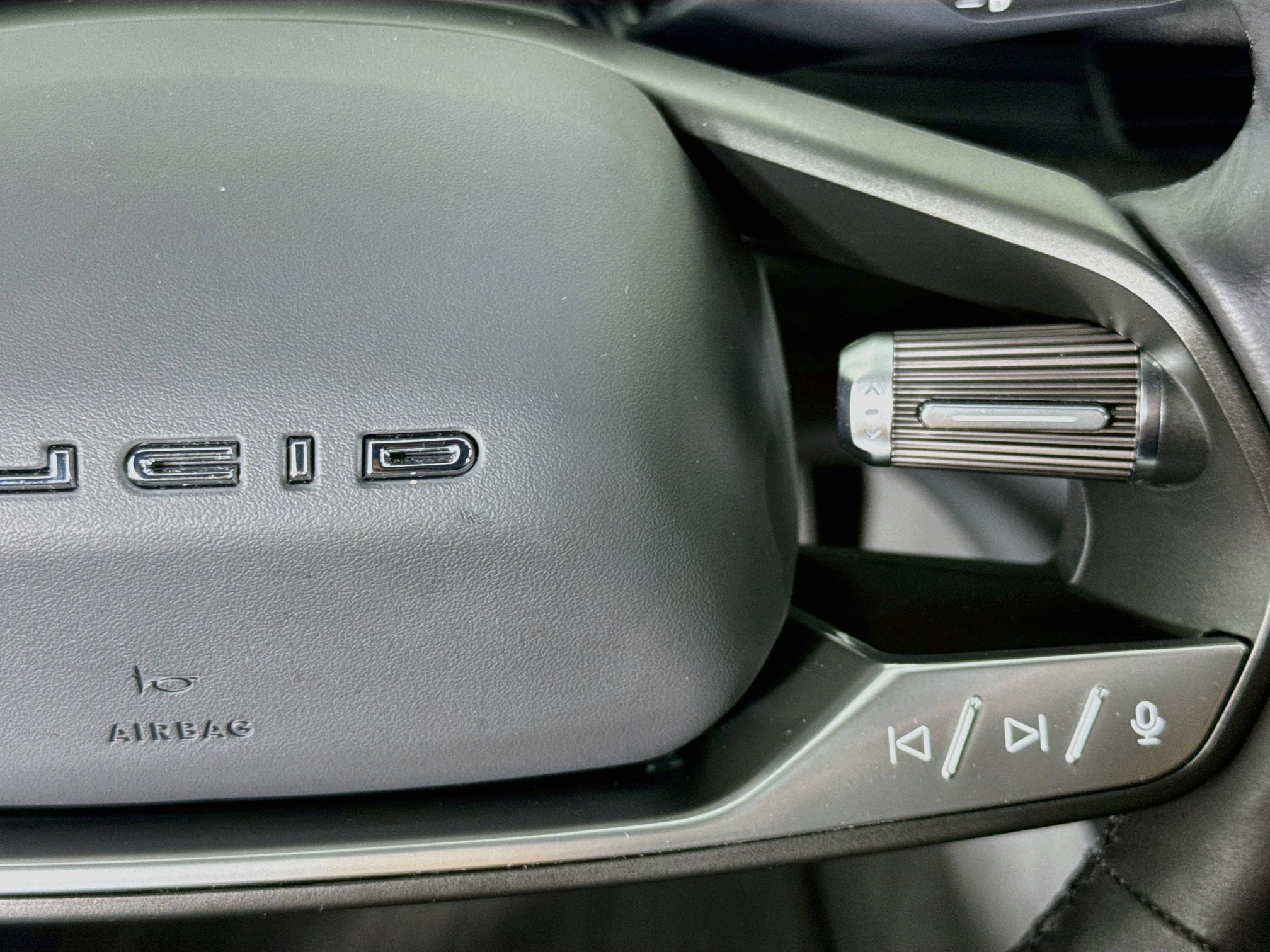Used 2025 Lucid Air Touring AWD/4WD image 13