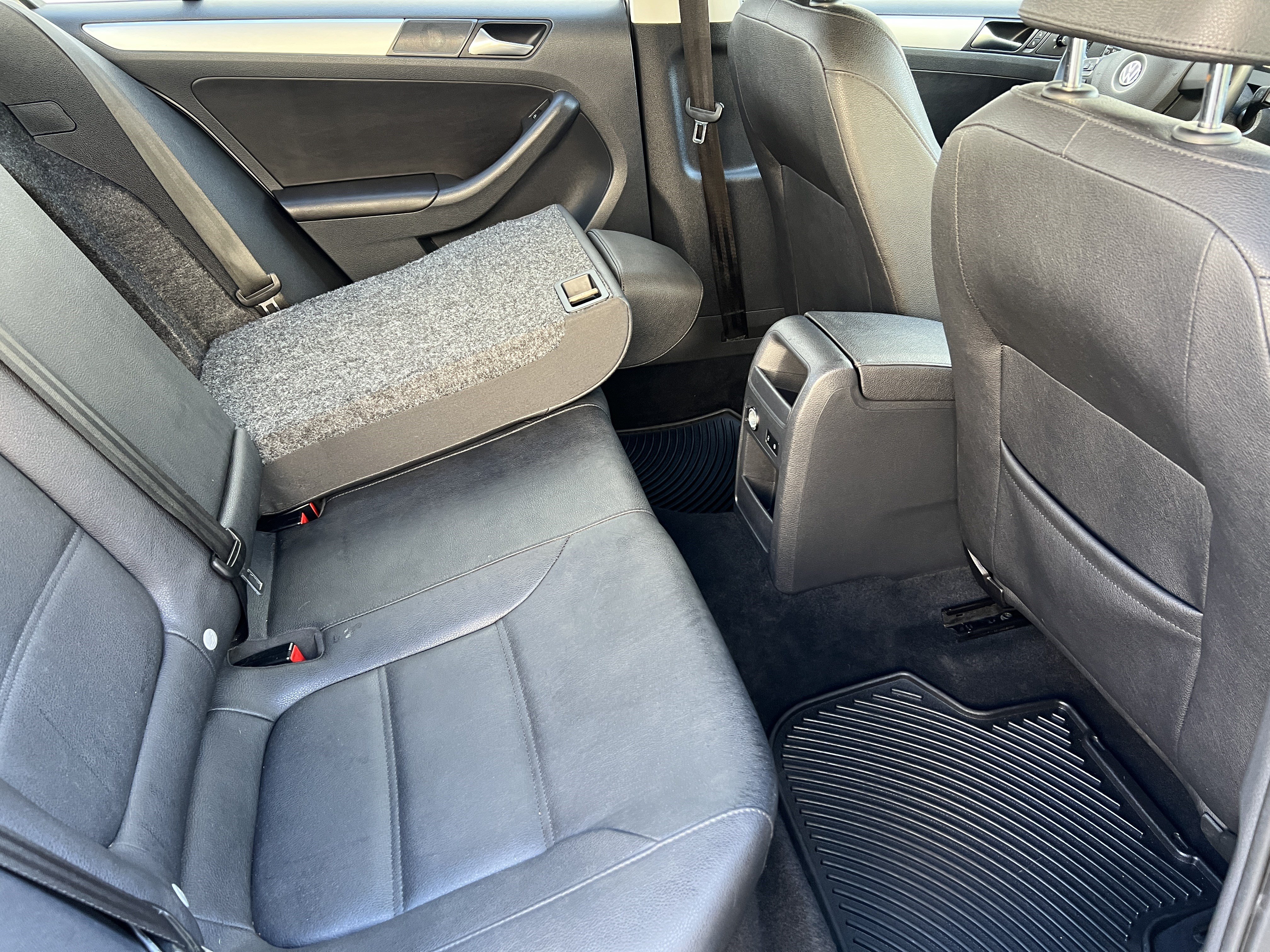 Used 2011 Volkswagen Jetta TDI FWD image 18