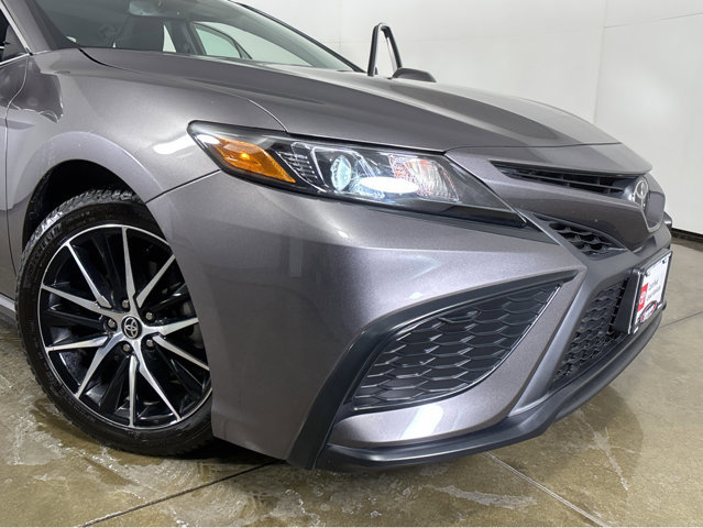 Used 2024 Toyota Camry SE image 10