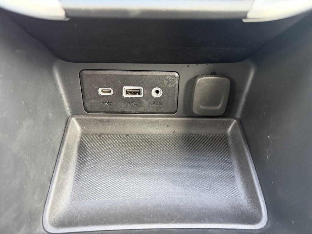 Used 2024 GMC Terrain SLE image 28