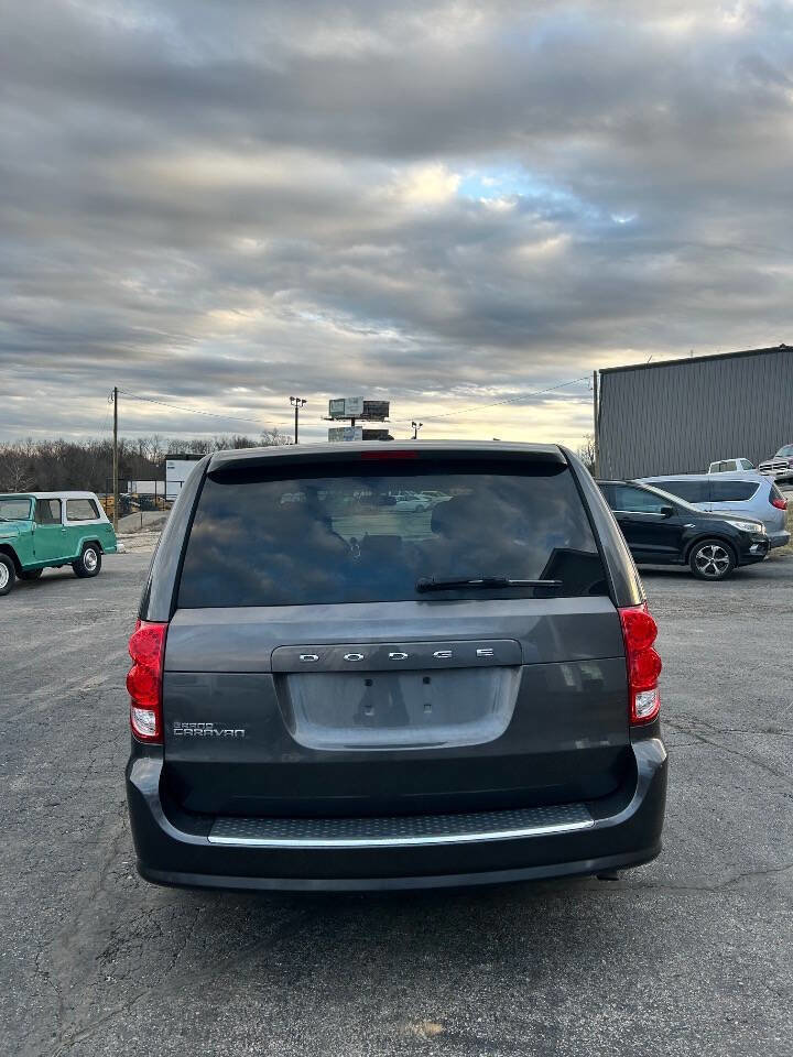 Used 2016 Dodge Grand Caravan SE FWD image 5