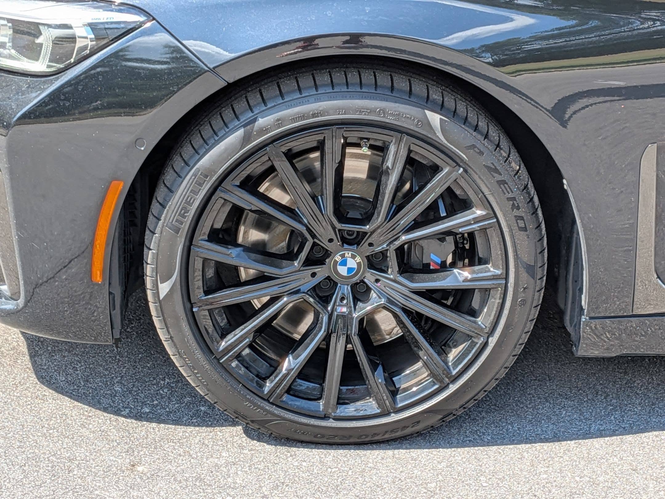 Used 2022 BMW 750i xDrive w/ Executive Package AWD/4WD image 10